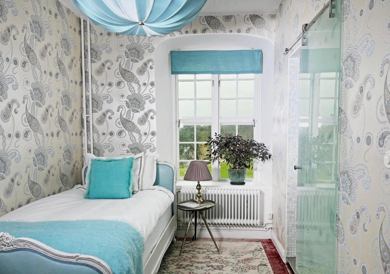 Goervaelns Slott Hotel Jarfalla Ruang foto
