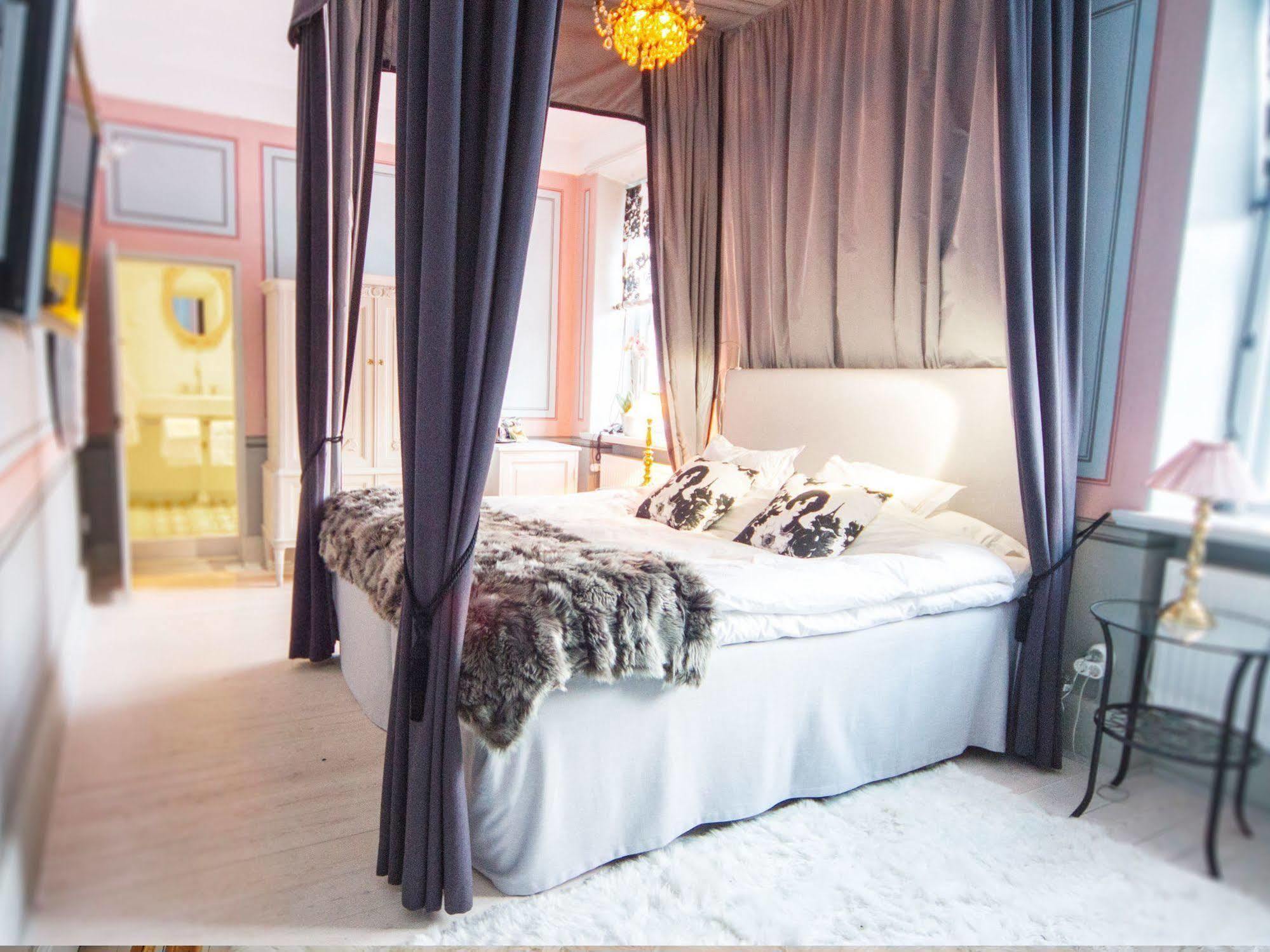Goervaelns Slott Hotel Jarfalla Bagian luar foto