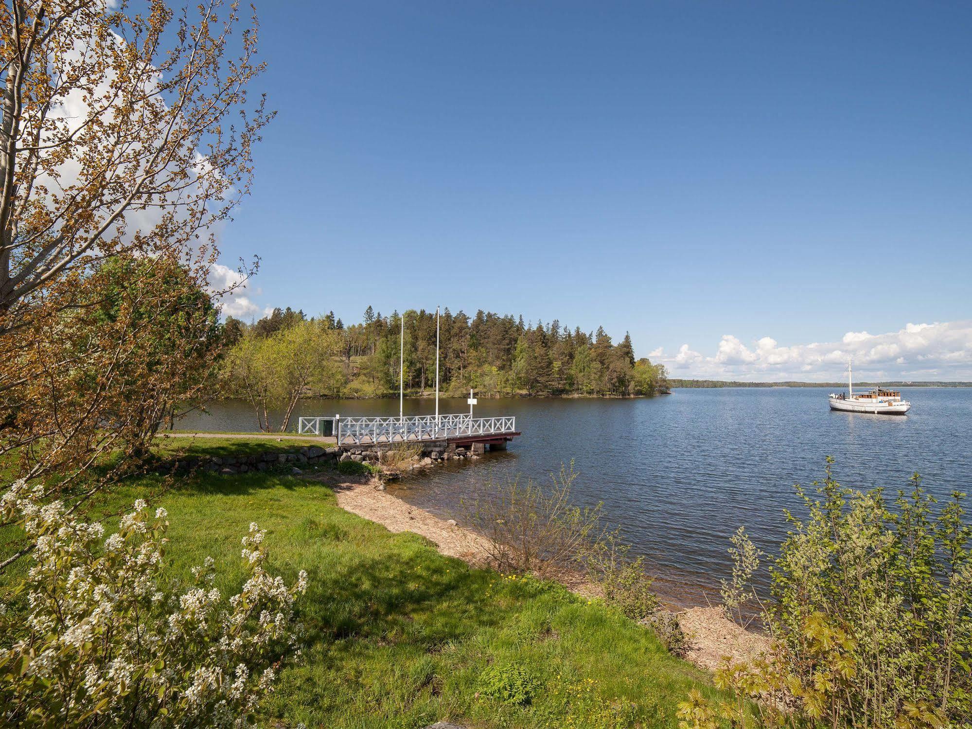 Goervaelns Slott Hotel Jarfalla Bagian luar foto